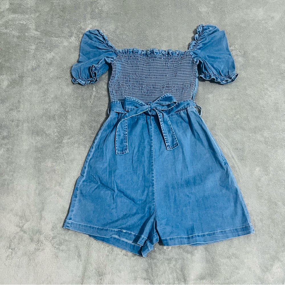 Beautiful short denim jumpsuit• Shoulder sleeves• Ideal for summer🏝️